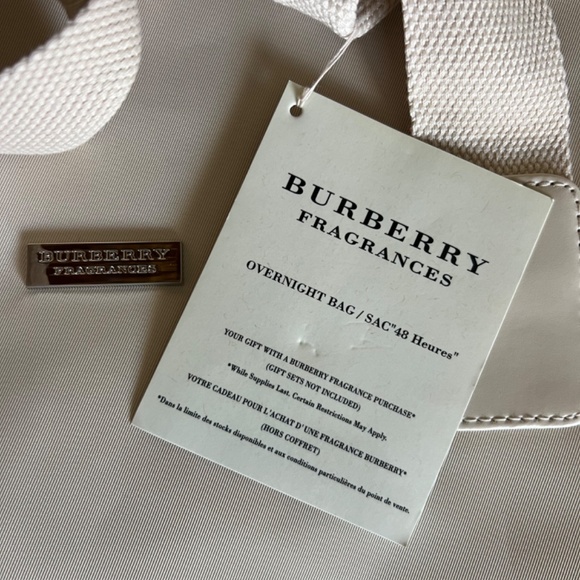 New Burberry Overnight Bag / Tote - Picture 9 of 10